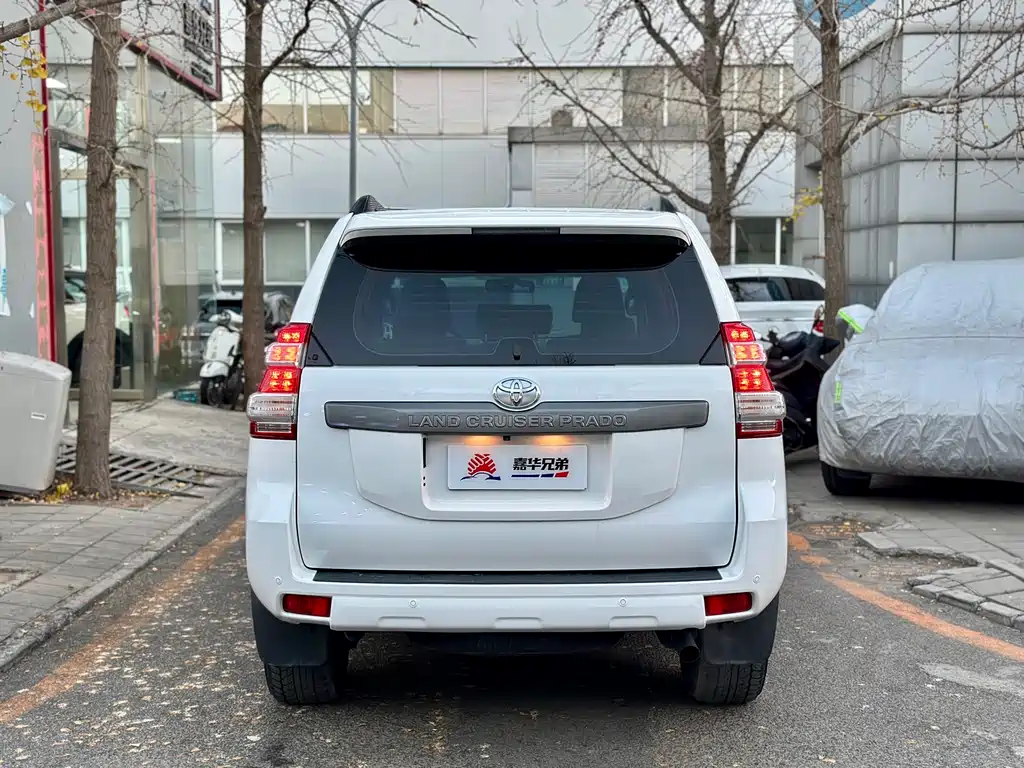 Toyota Prado 2015 — фото 12