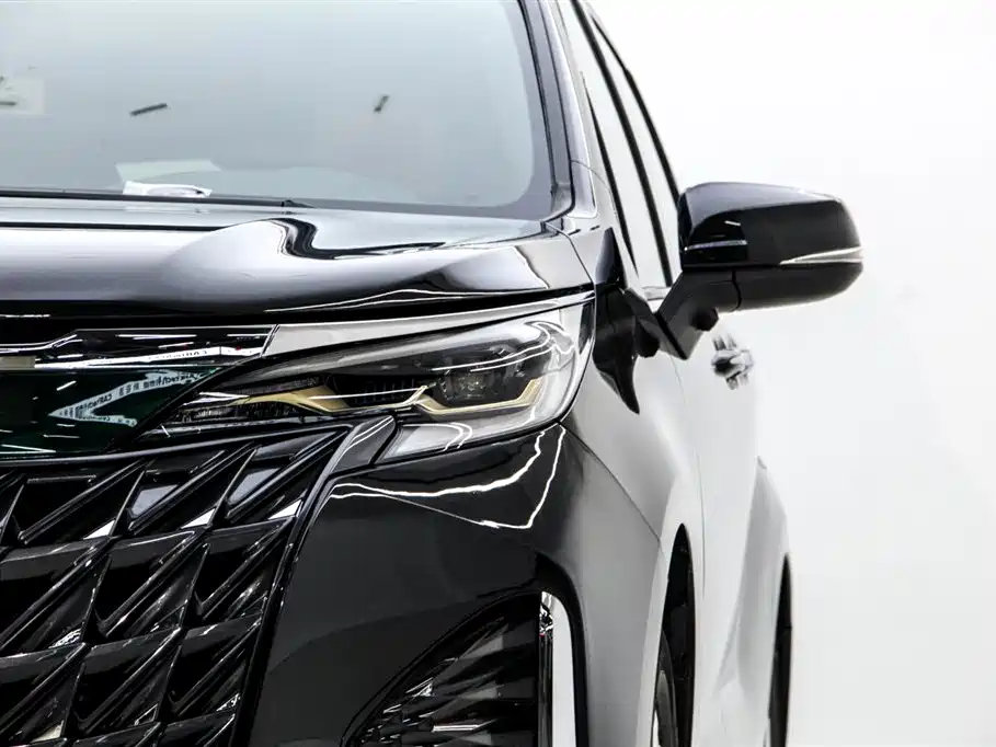 Toyota Granvia — фото 33