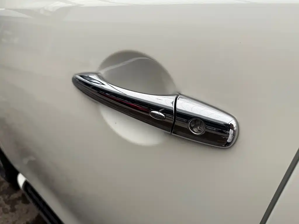 Nissan Patrol 2018 — фото 11