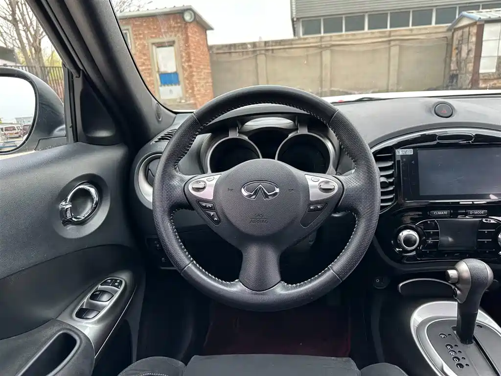 Infiniti ESQ 2019 — фото 21