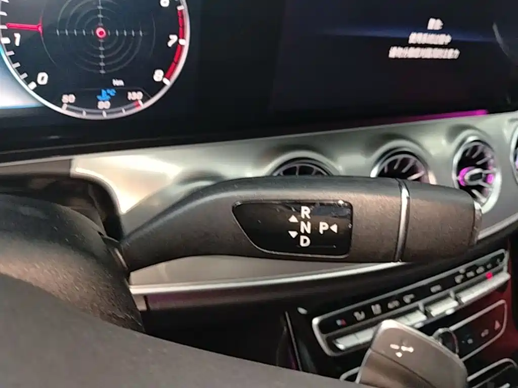 Mercedes-Benz E-Class 2020 — фото 14