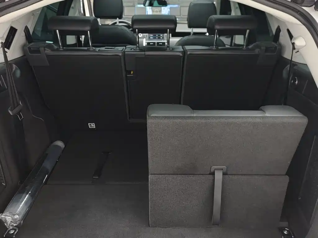 Land Rover Discovery Sport 2016 — фото 10