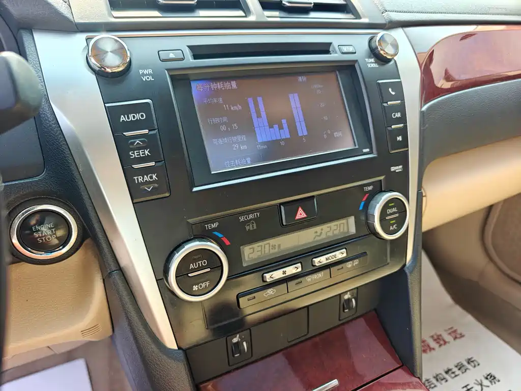 Toyota Camry 2014 — фото 17