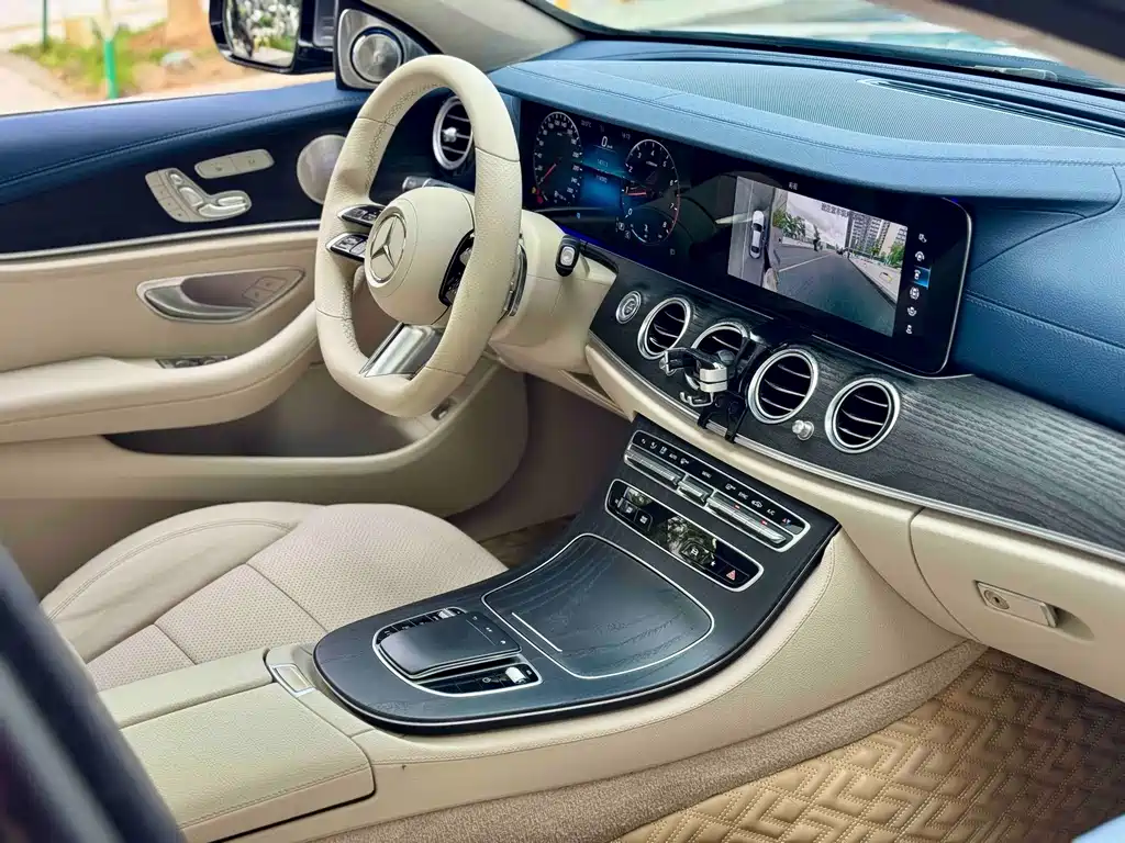 Mercedes-Benz E-Class 2021 — фото 17