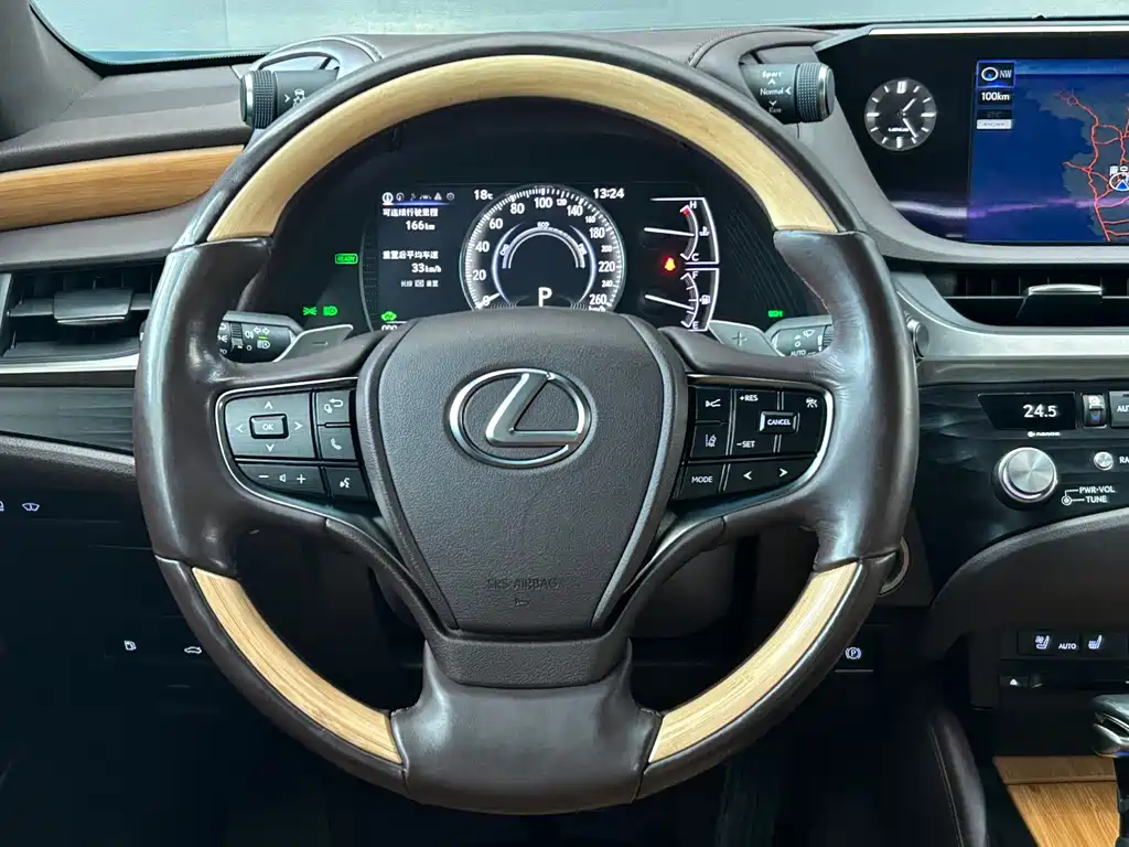 Lexus ES 2021 — фото 17