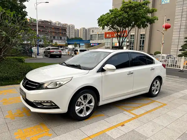 Zotye Z500 2015