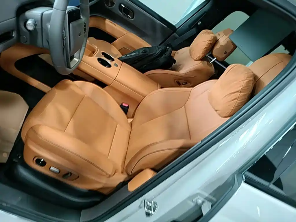 Li Auto i8 2025 — фото 15