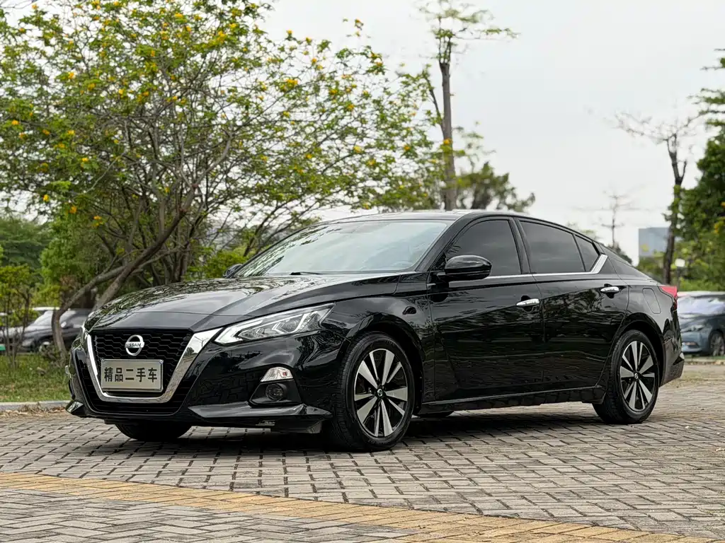 Nissan Teana 2022 — фото 1