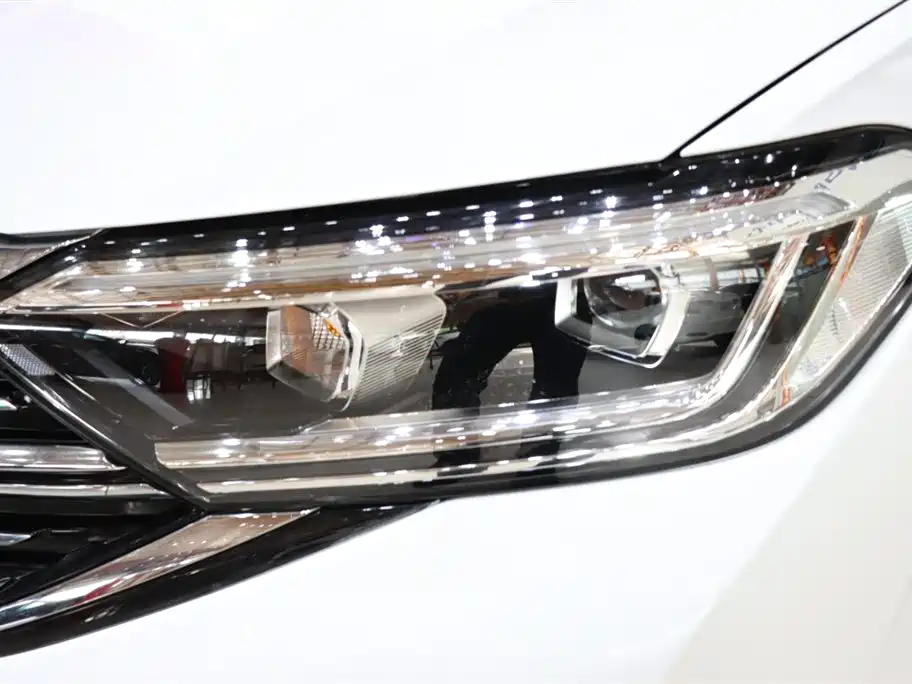 Volkswagen Sagitar 2023