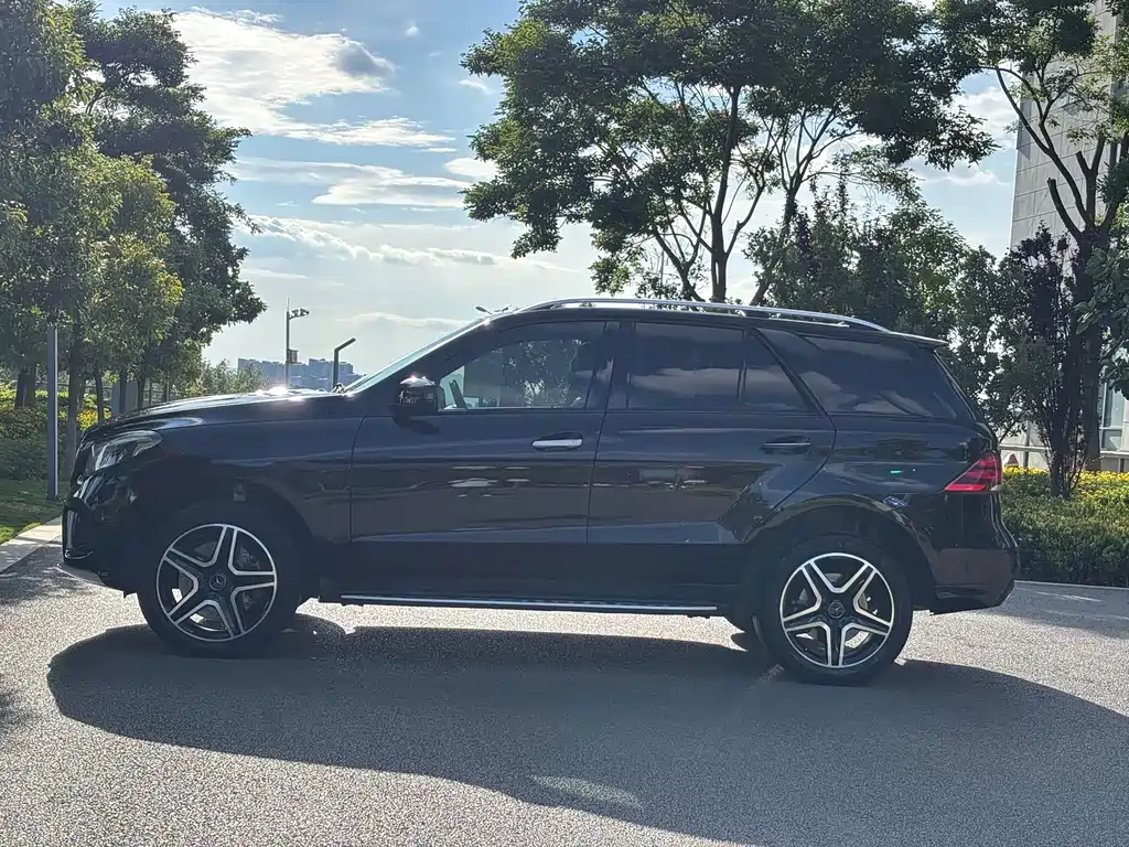 Mercedes-Benz GLE AMG 2018 — фото 9