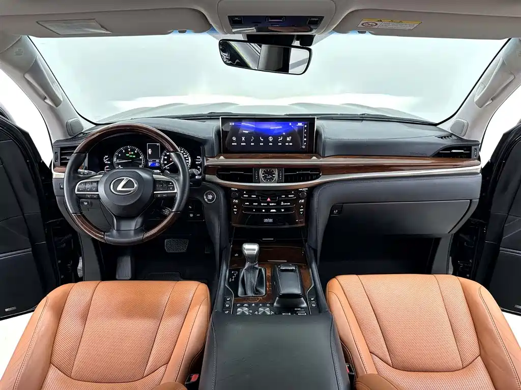 Lexus LX 2020 — фото 11