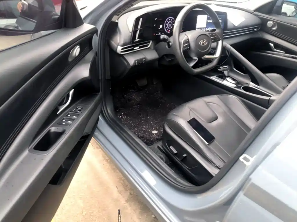 Hyundai Elantra 2022 — фото 16