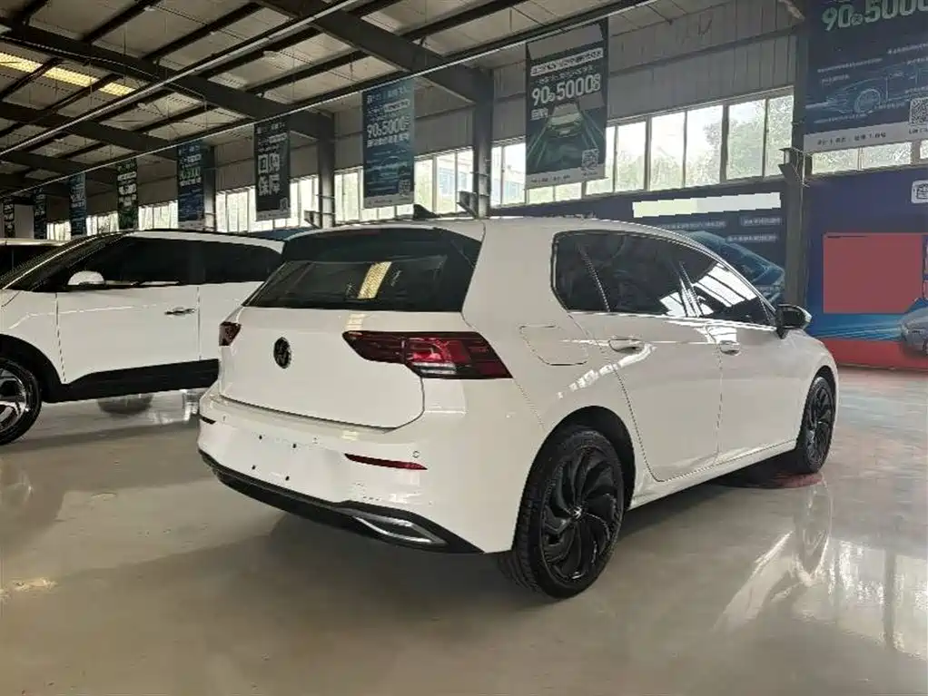Volkswagen Golf 2021