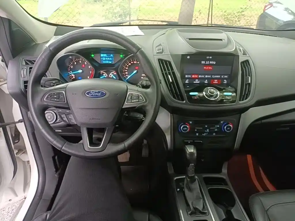 Ford Kuga 2017 — фото 10