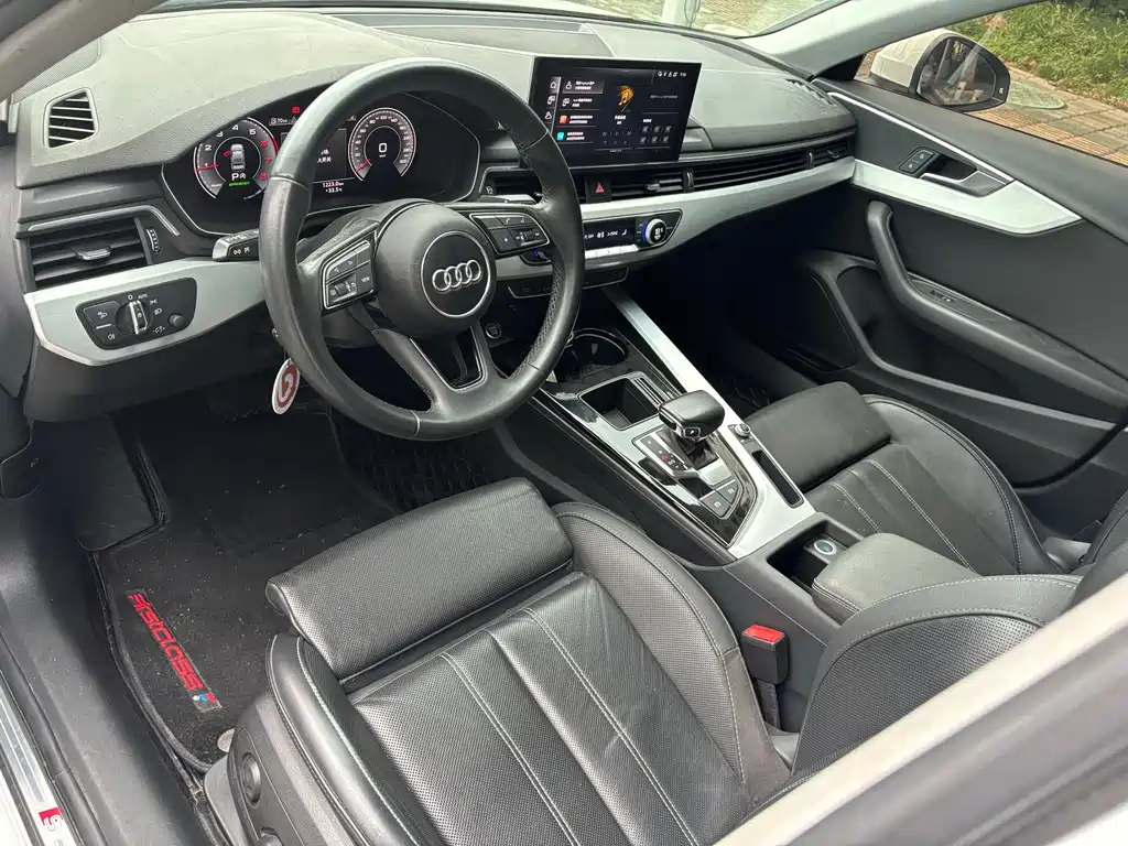 Audi A4L 2023 — фото 11