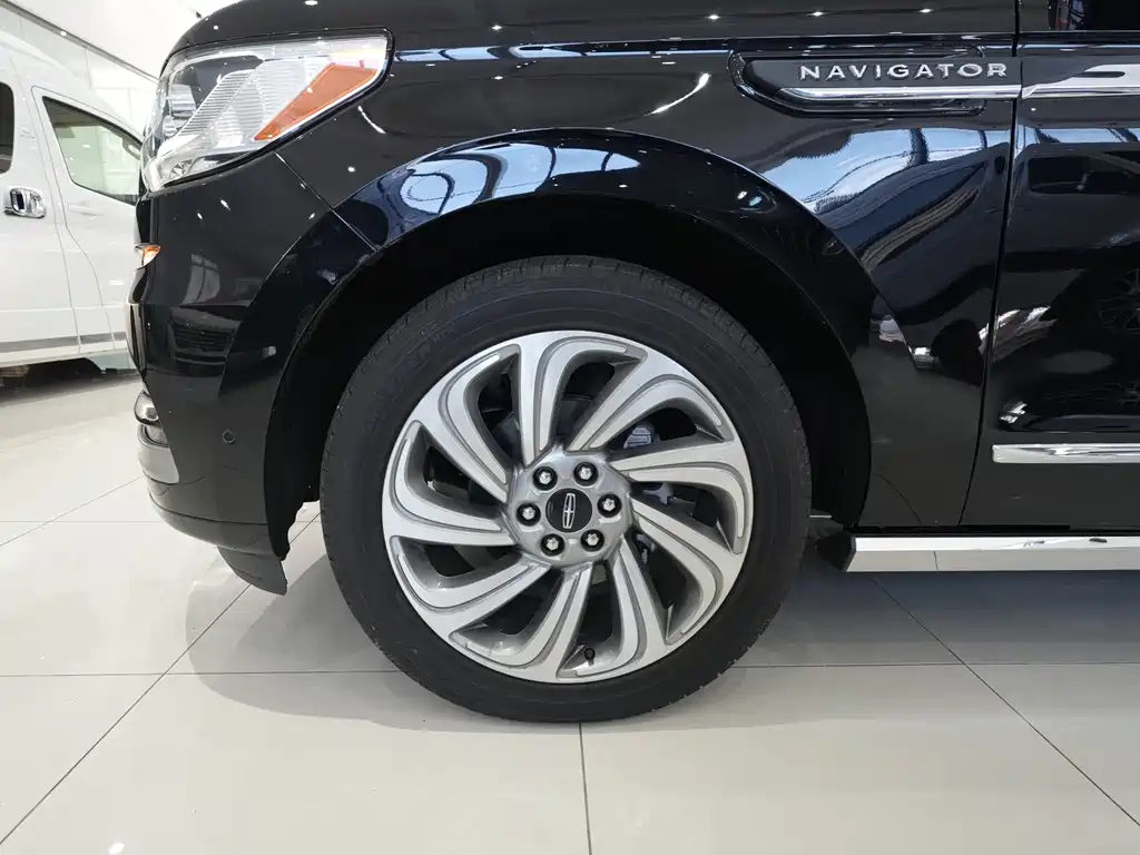 Lincoln Navigator — фото 9