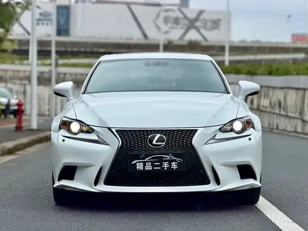 Lexus IS 2015