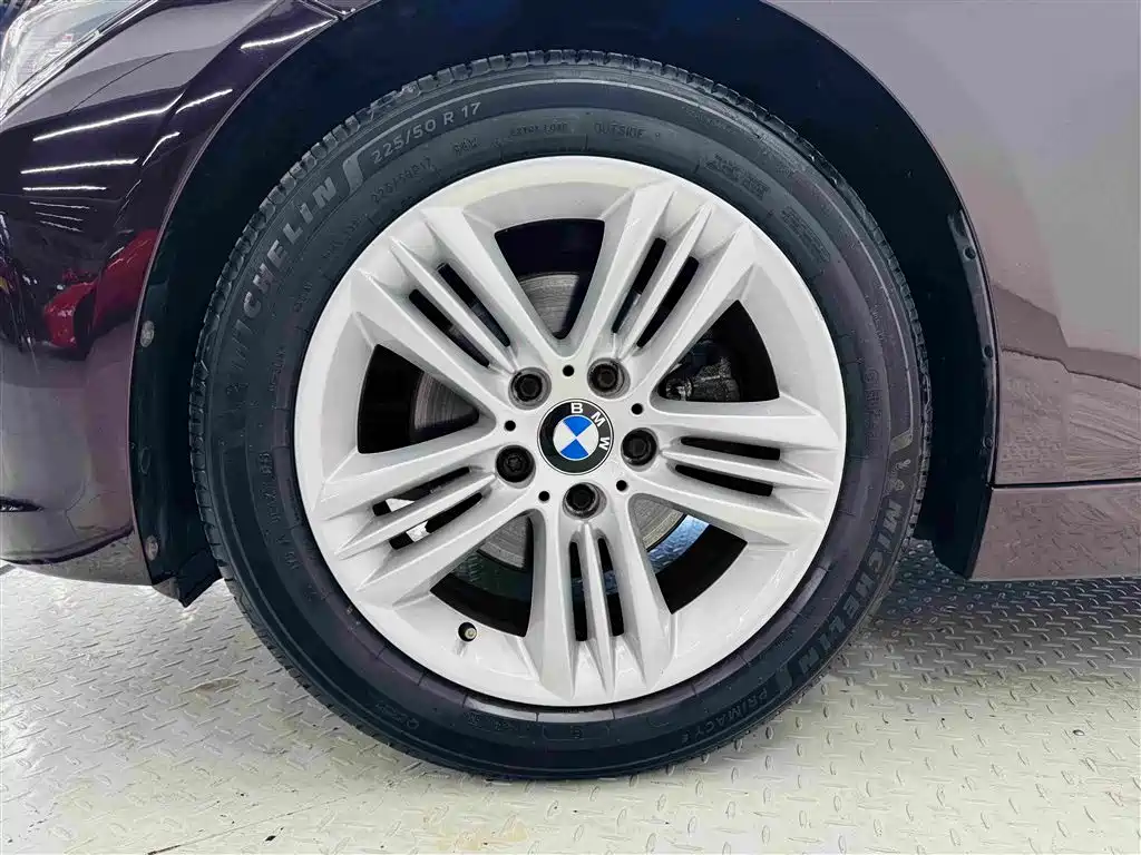BMW 3 Series 2017 — фото 10