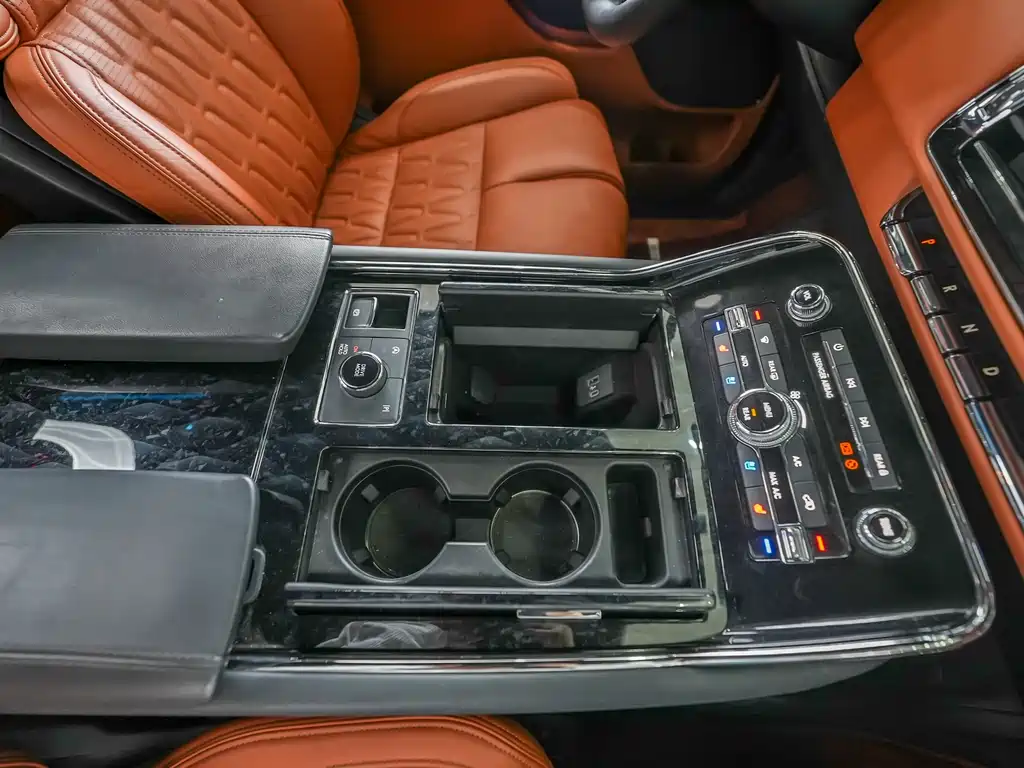 Lincoln Navigator — фото 16