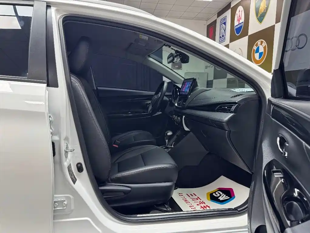 Toyota Yaris L 2023 — фото 11