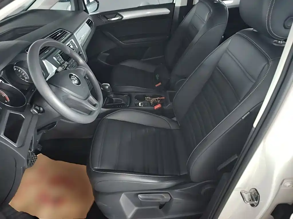 Volkswagen Touran 2019 — фото 15