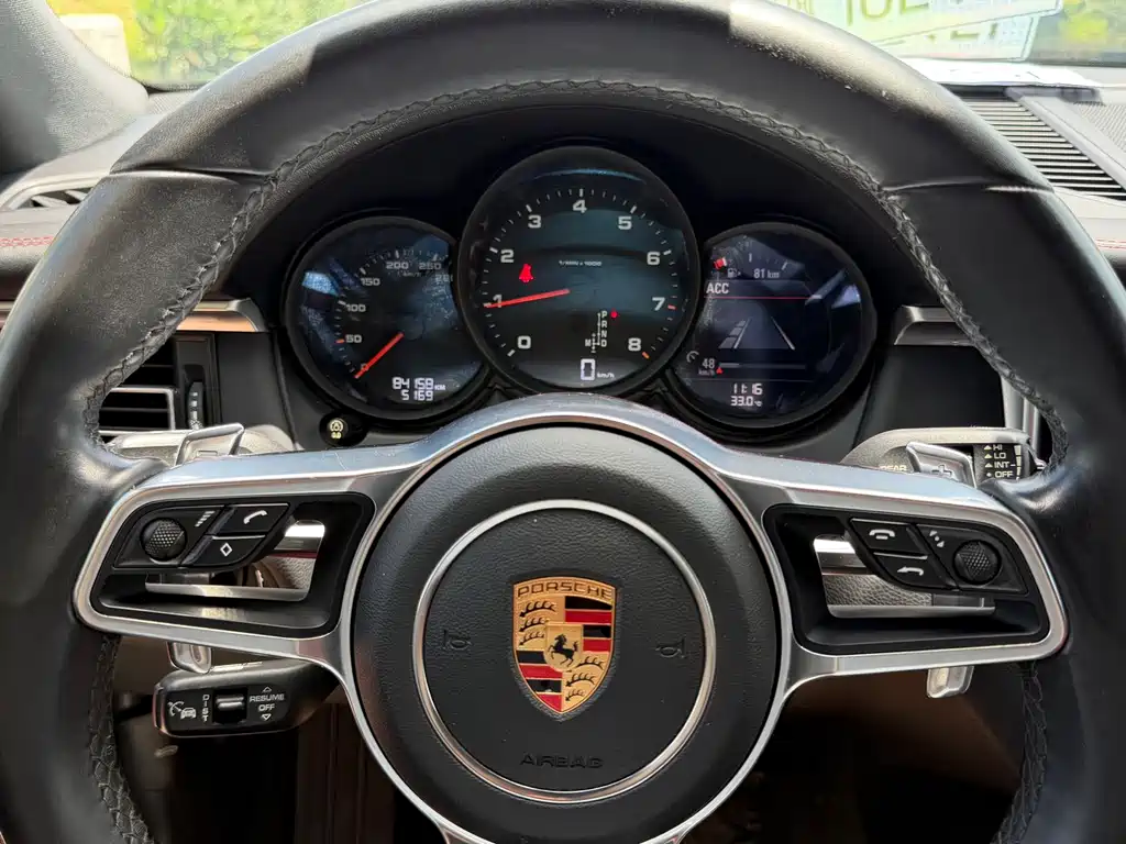 Porsche Macan 2019 — фото 12