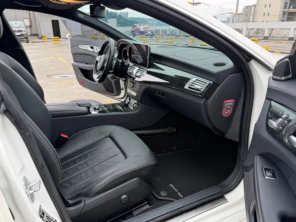 Mercedes-Benz CLS 2017 — фото 15