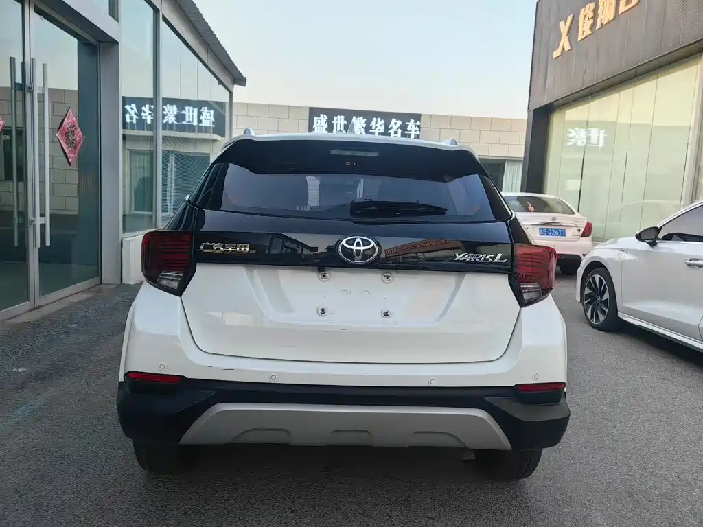 Toyota Yaris L 2021 — фото 5