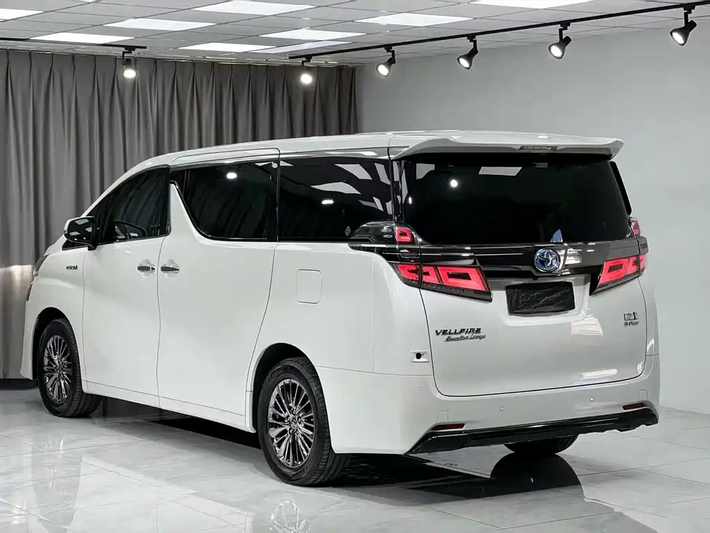Toyota Vellfire 2020 — фото 10