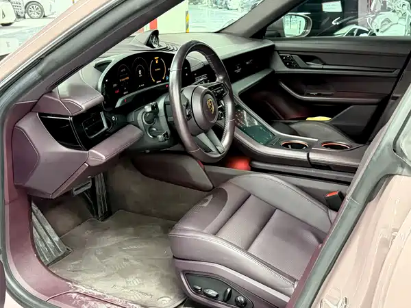 Porsche Taycan 2021