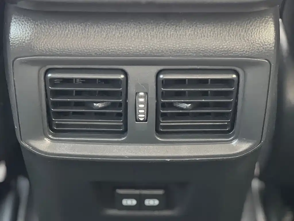 Toyota Wildlander 2023 — фото 16