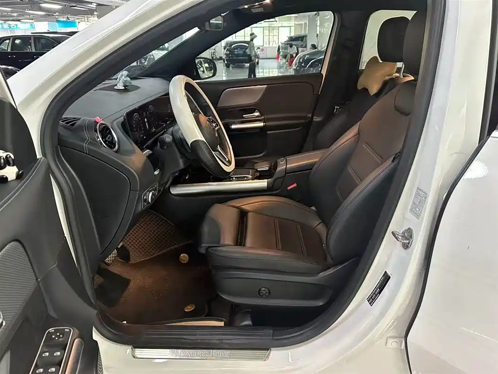 Mercedes-Benz GLA 2023