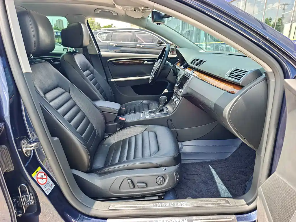 Volkswagen Magotan 2013