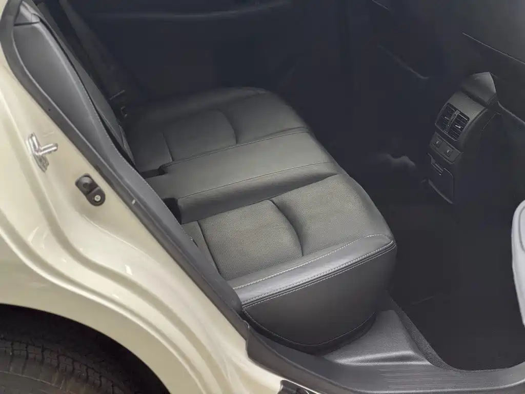Subaru Outback 2015 — фото 12