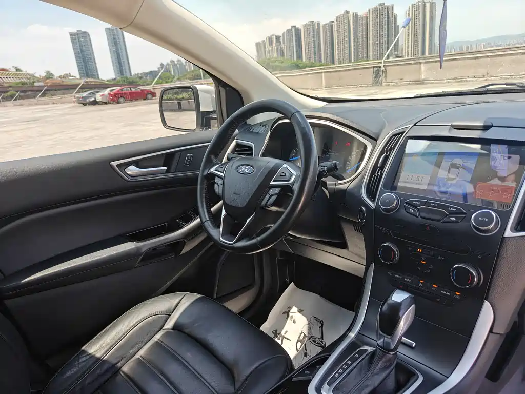 Ford Edge 2017 — фото 25