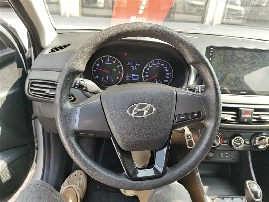 Hyundai Elantra 2019 — фото 11