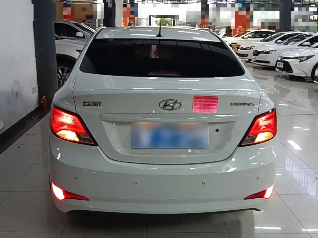 Hyundai Verna 2015 — фото 6