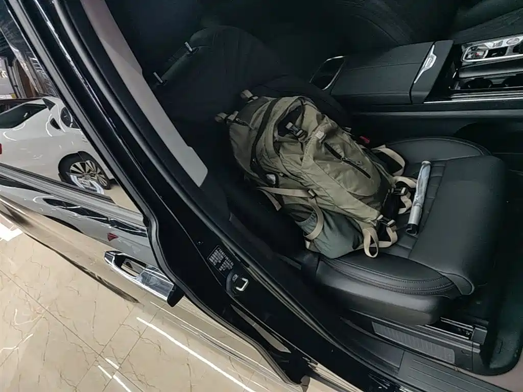 GAC Motor Trumpchi M8 2025 — фото 25