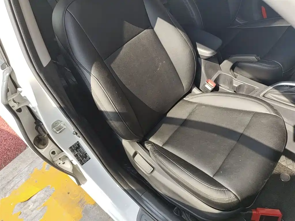 Hyundai Elantra 2019 — фото 25