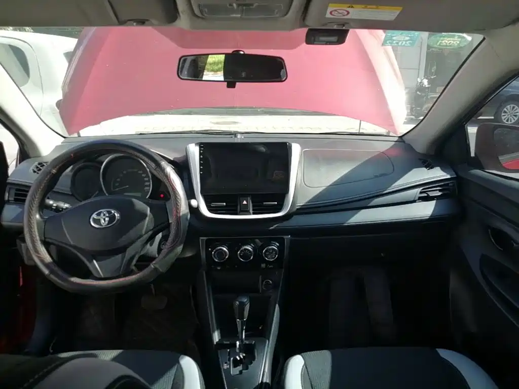 Toyota Yaris L 2020 — фото 10