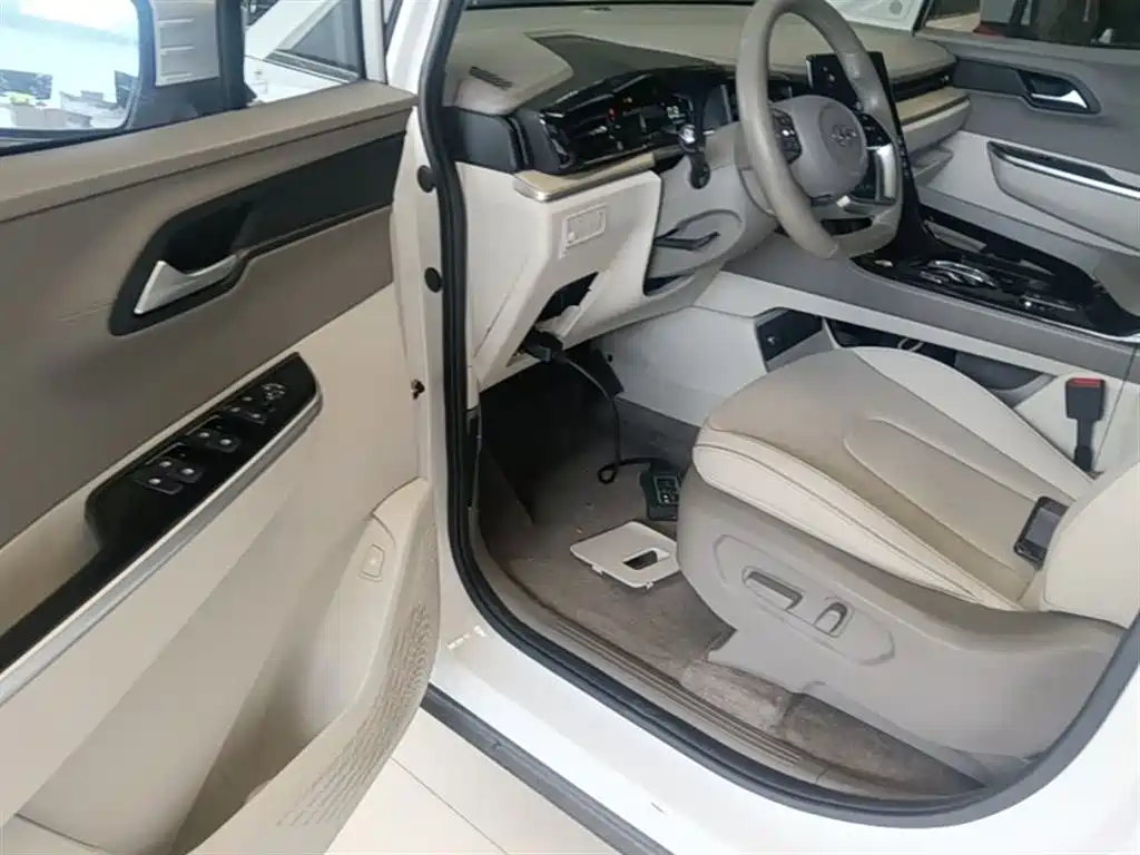 Hyundai Custo 2024 — фото 16
