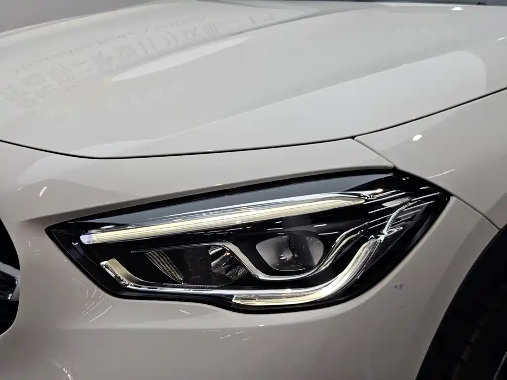 Mercedes-Benz GLA 2021