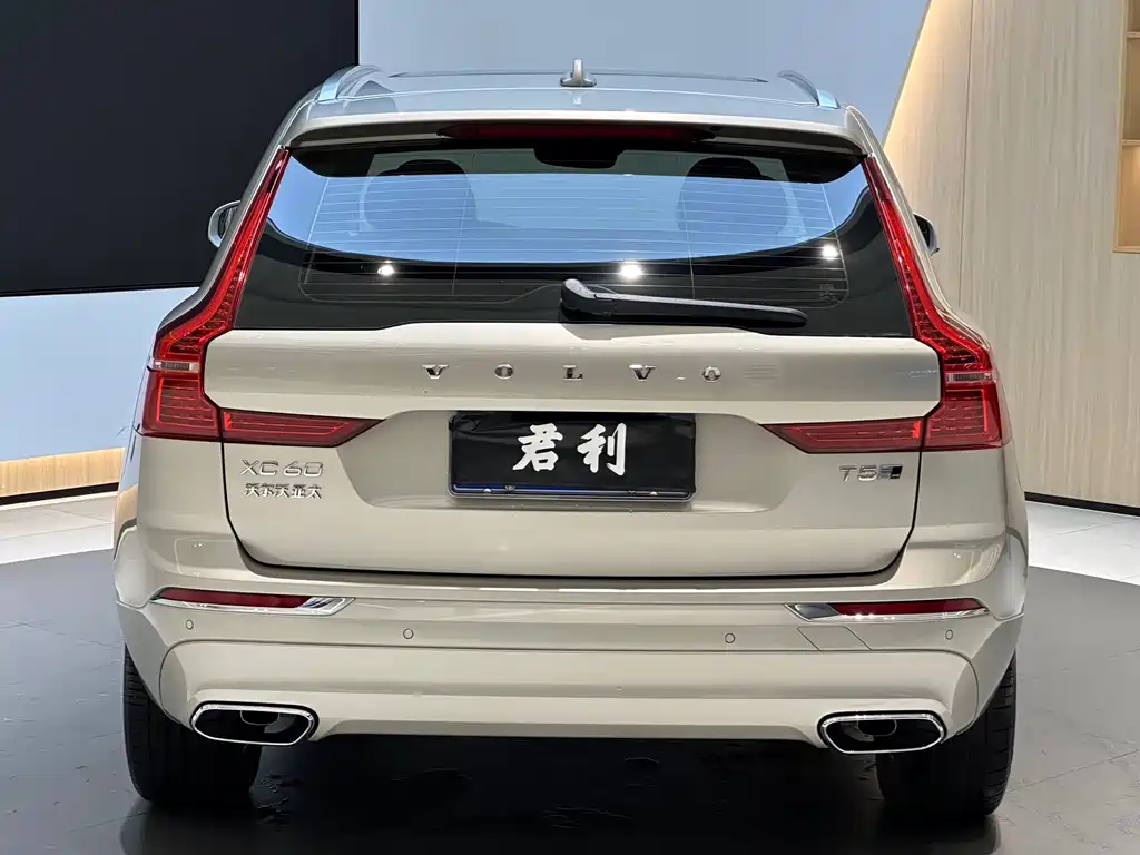 Volvo XC60 2019 — фото 4
