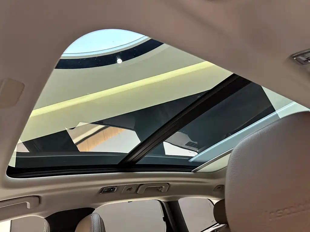 Volvo XC60 2019 — фото 13