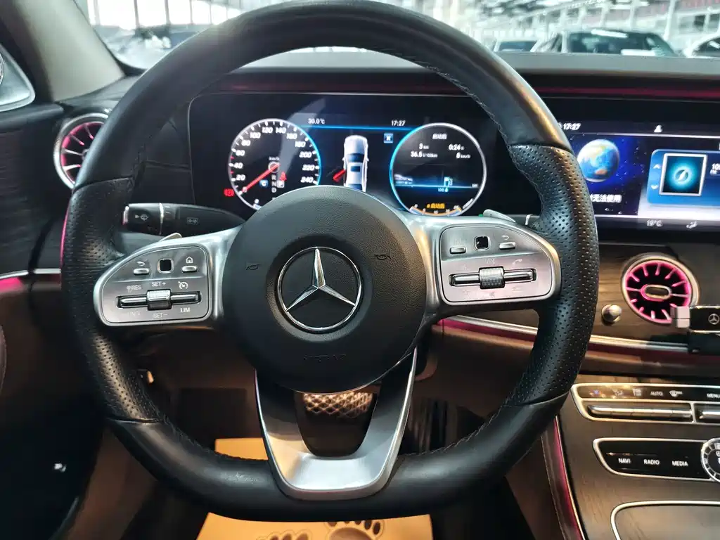 Mercedes-Benz E-Class 2019 — фото 13