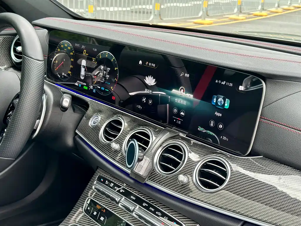 Mercedes-Benz E-Class AMG 2022 — фото 19