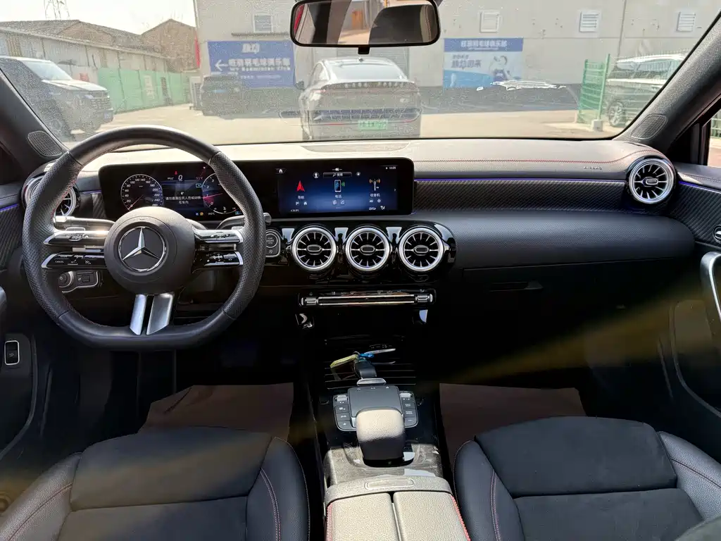 Mercedes-Benz A-Class 2024 — фото 40