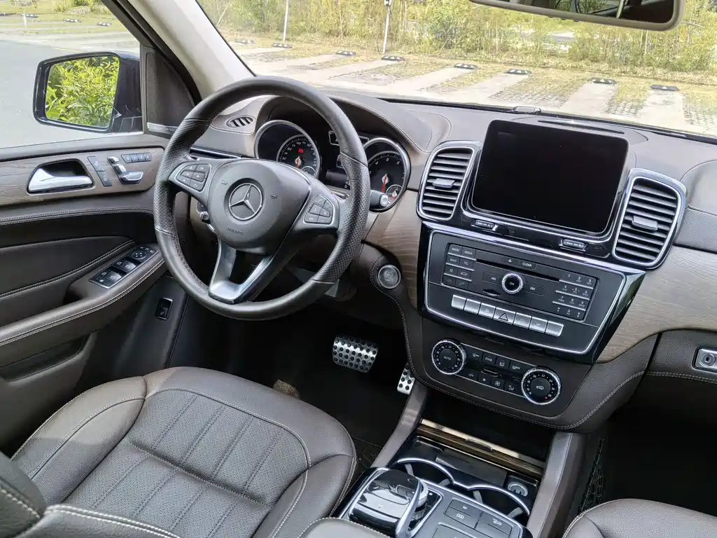 Mercedes-Benz GLE 2018 — фото 11