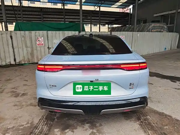 BYD Han L 2025