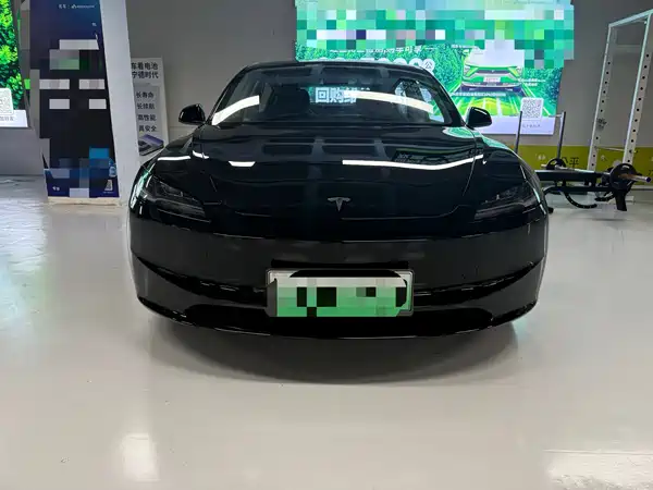 Tesla Model 3 2023